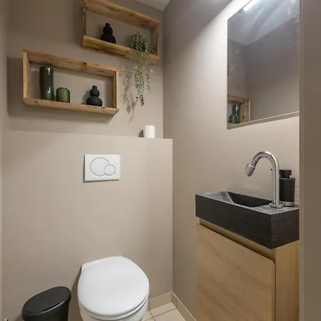 With Terrace In Apartamento Ostend