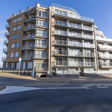 One-Bedroom Apartment By The Sea * Ostend